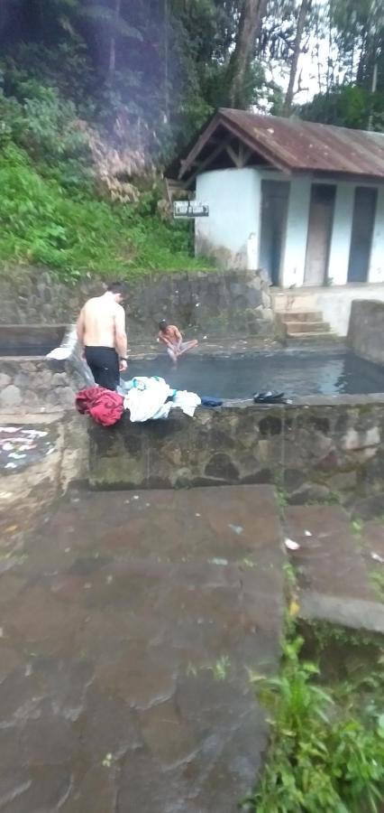 Hidayah homestay Kelimutu Bagian luar foto
