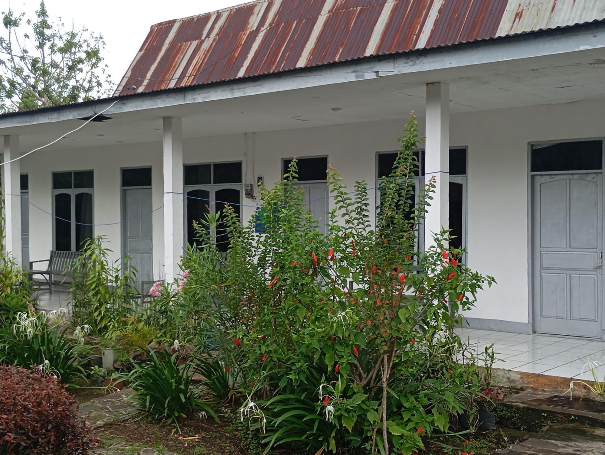 Hidayah homestay Kelimutu Bagian luar foto