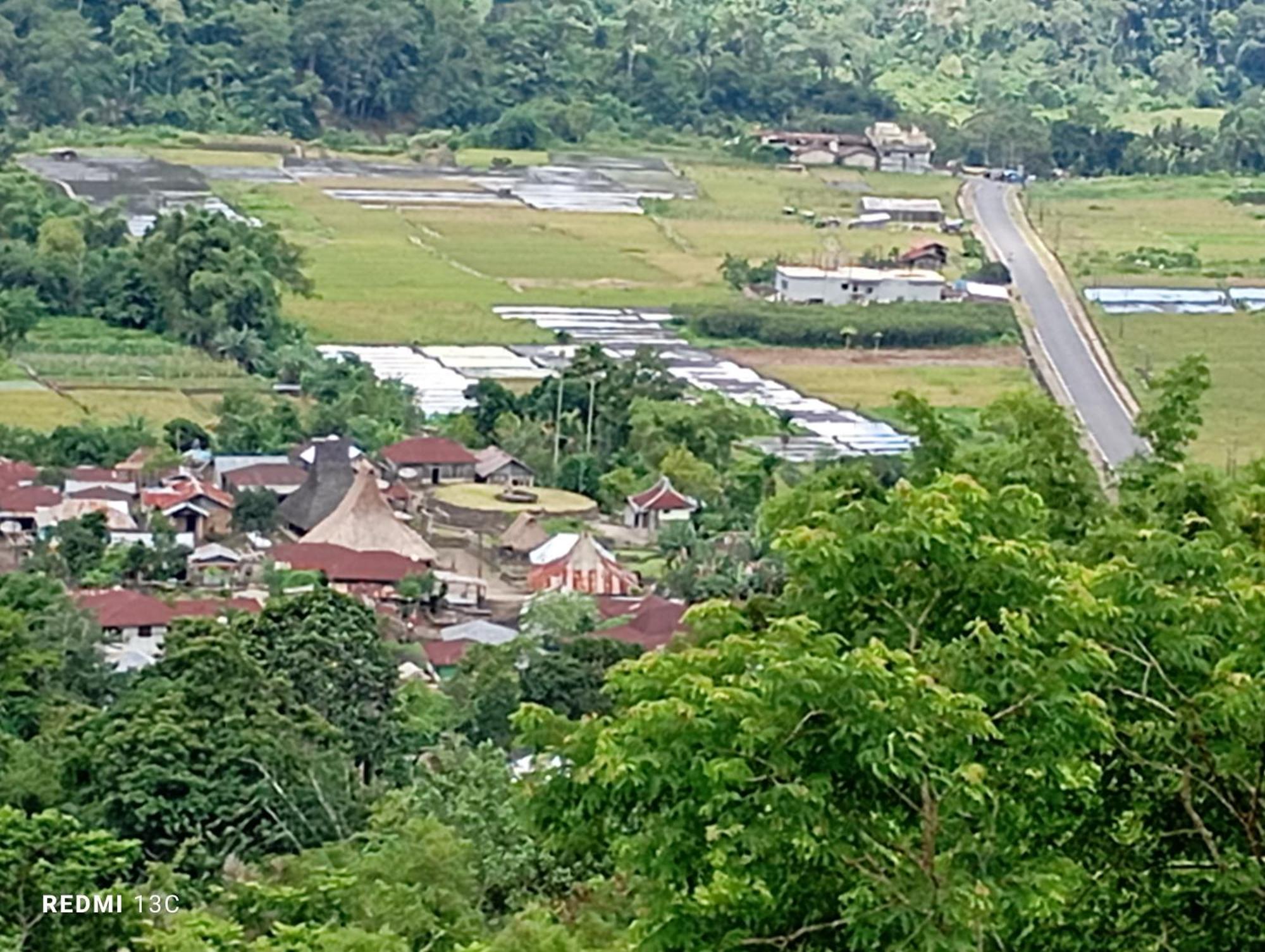 Hidayah homestay Kelimutu Ruang foto